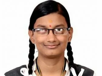 Akhan To Apahaj Ladki Ne 12th Cho Prapat Kite 96.6Fisdi Ank